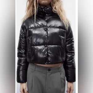 Zara Cropped Black Puffer Jacket Coat with High Neck. Shiny Black. Size Large